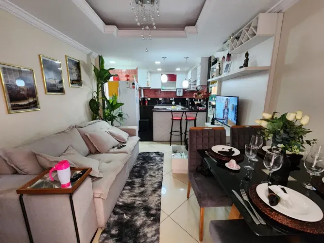 Linda Casa triplex de 3 quartos com suíte, e cozinha planejada, toda reformada no bairro d