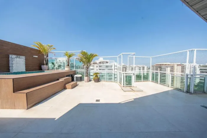 Cobertura Linear à venda com 280m², 4 suítes e 3 vagas em Barra da Tijuca - Rio de Janeiro