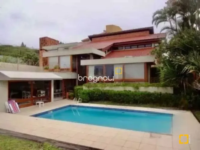 Casa com 3 suítes, piscina em Itaguaçú, Florianópolis.