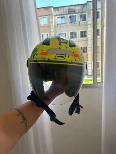 Capacete 3 meses de uso