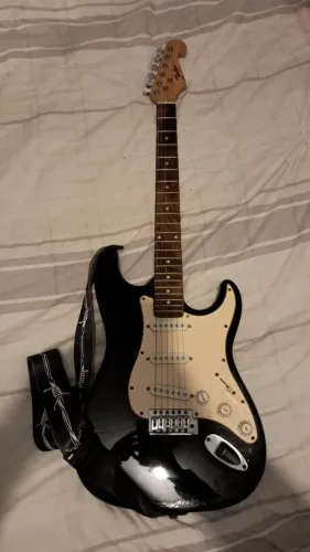 Guitarra Shelter XF20709