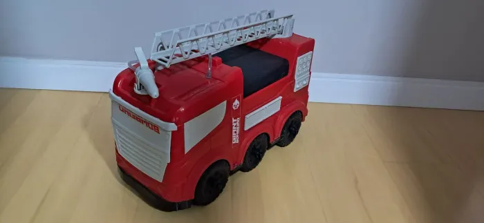Caminhão de bombeiros brinquedo