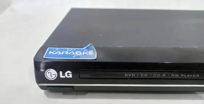 Aparelho de dvd aceito trocas coerentes(tem karaoke mas nao tenho microfone)