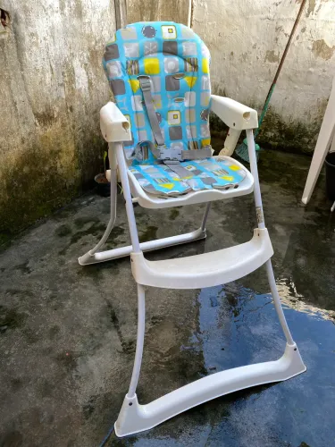 Vendo cadeira de alimentação