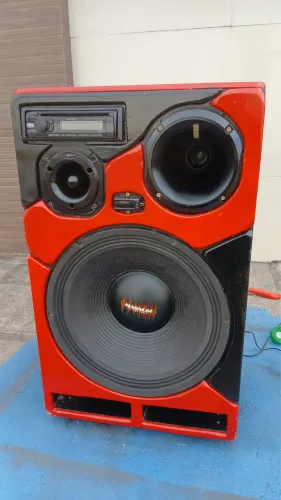 ? CAIXA DE SOM À VENDA! ?