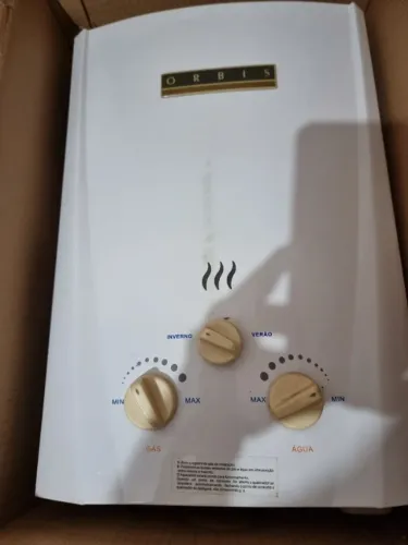 Aquecedor de água a gás Modelo Orbis para retirada de peças.