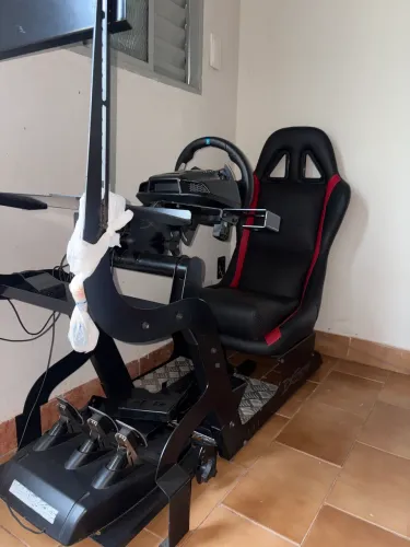 SIMULADOR DE CARRO DE CORRIDA
