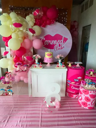 Faz-se decoração de festas e eventos/ Alugamos kits pegue e monte tambem
