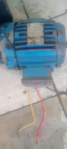 Motor elétrico trifase
