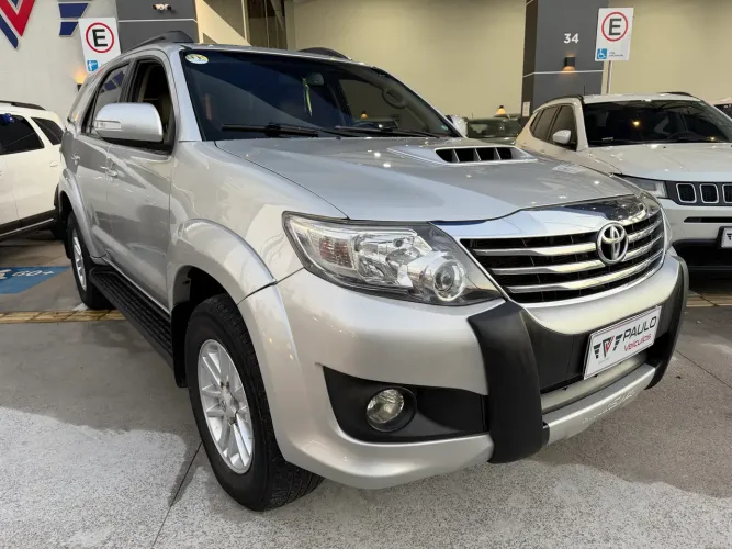 Toyota Hilux SW4 SRV D4-d 4X4 3.0 TDI Dies. AUT 2012
