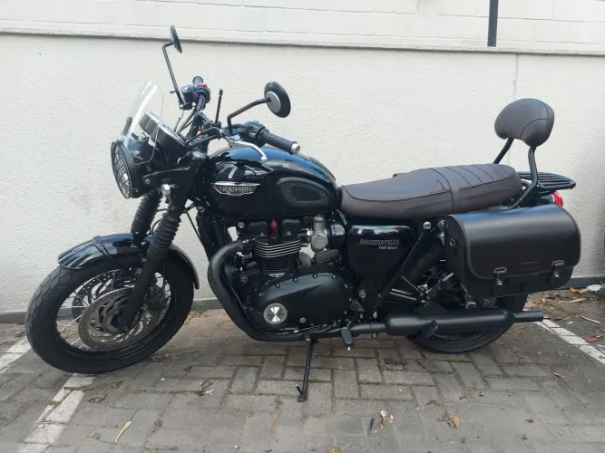 Triumph Bonneville T120 Black-Super Nova-Revisada