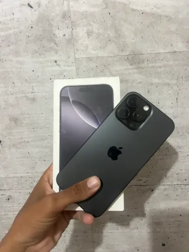 iPhone 16 Pro Max