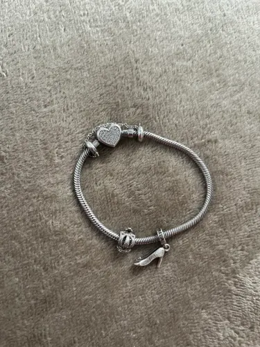 Pulseira vivara prata com coração em pedras e berloques