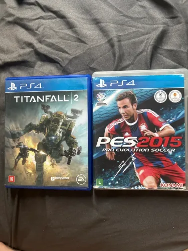 Vendo 2 jogos de Ps4 ,TITANFALL 2 e PES 2015