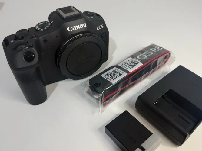 CANON R8 NOVA