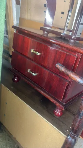 Criado madeira