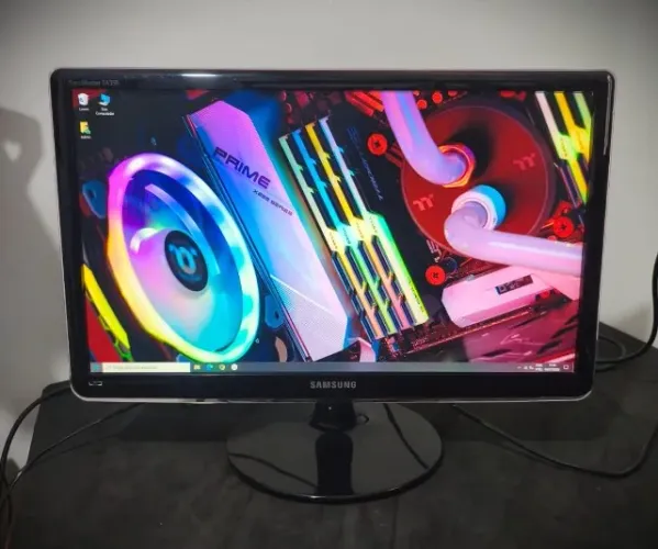 TV Monitor 24" Samsung - Entradas HDMI e VGA