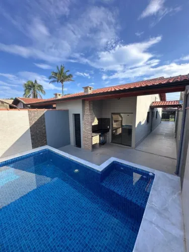 Casa para Venda em Itanhaém, Califórnia, 3 dormitórios, 1 suíte, 2 banheiros, 2 vagas