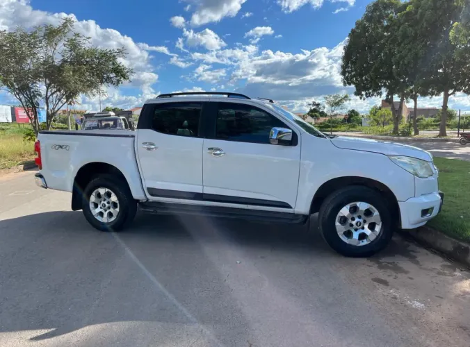 Chevrolet S10 Pick-up LTZ 2.8 TDI 4X2 CD Dies. MEC 2013