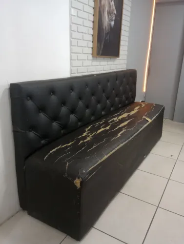 Sofá preto captone 