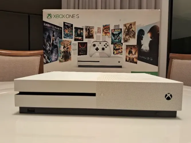 Xbox One S - 1TB
