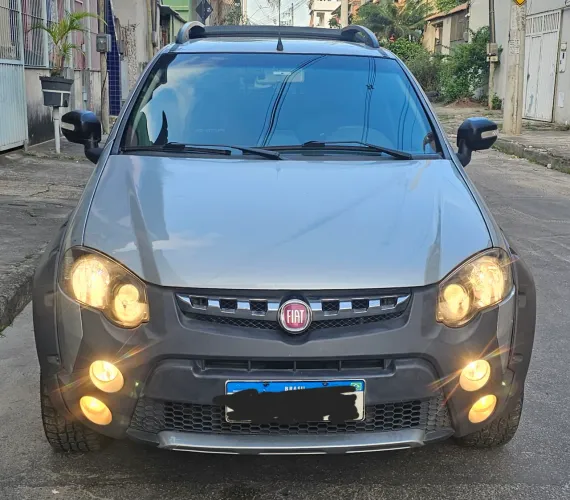 Fiat Strada Adventure1.8/ 1.8 Locker Flex CD 2015