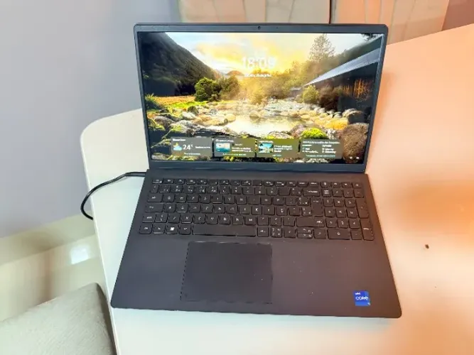 Notebook Dell Inspiron 15 3520 i5 11ª Geração, 16GB RAM e 1TB