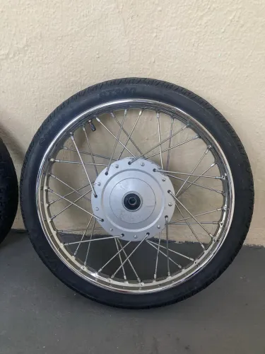 Vendo jogo de roda da biz 125