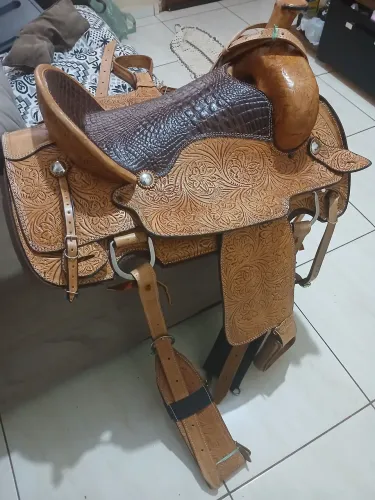 Sela traia de patrão 