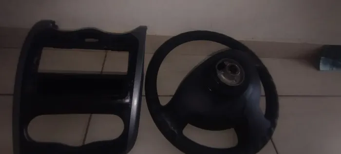 Vendo volante do Logan e sandeiro em bom estado 