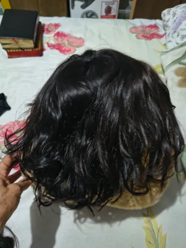 Vende se 3 perucas cabelo humano natural, 650 cada.