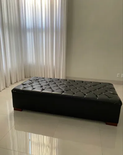 Puff Gigante Capitonê 3x1,5m em Courino Preto - Excelente Estado