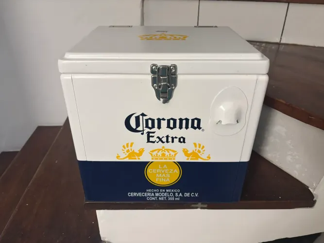 Cooler caixa térmica, estado de zero.