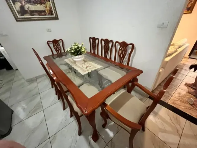 Mesa com cadeiras (8 lugares)