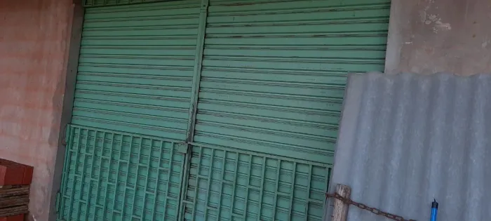 Vende-se porta de enrolar