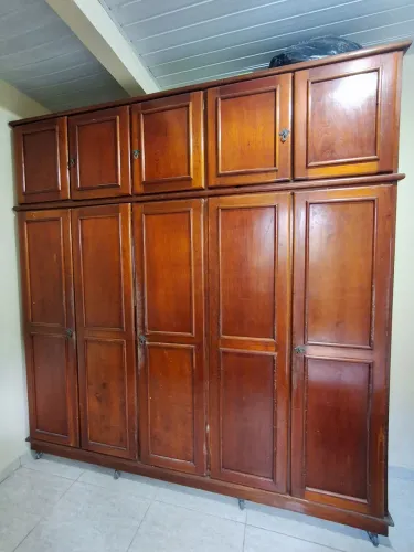 Guarda roupa de casal madeira cedro