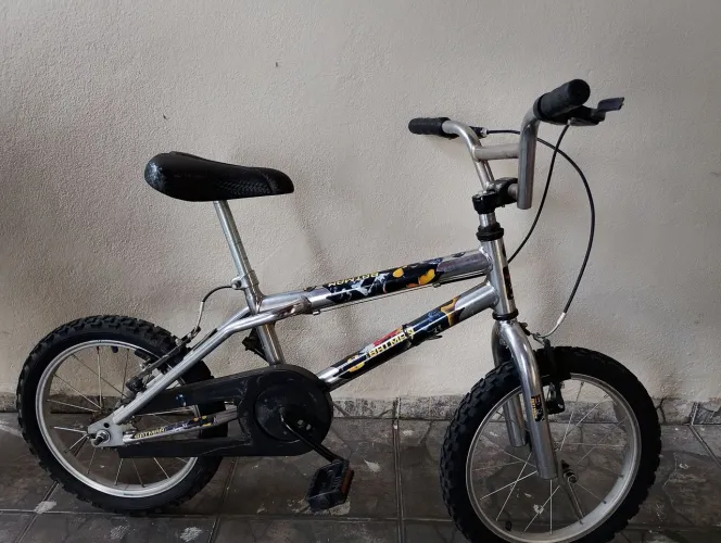 Bicicleta aro 16 Batman pouco usada