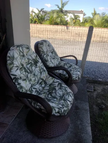 Poltrona Giratória fibra sintética vime