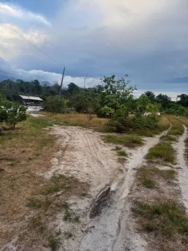 Sitio localizado na estrada de Novo Airão 43km