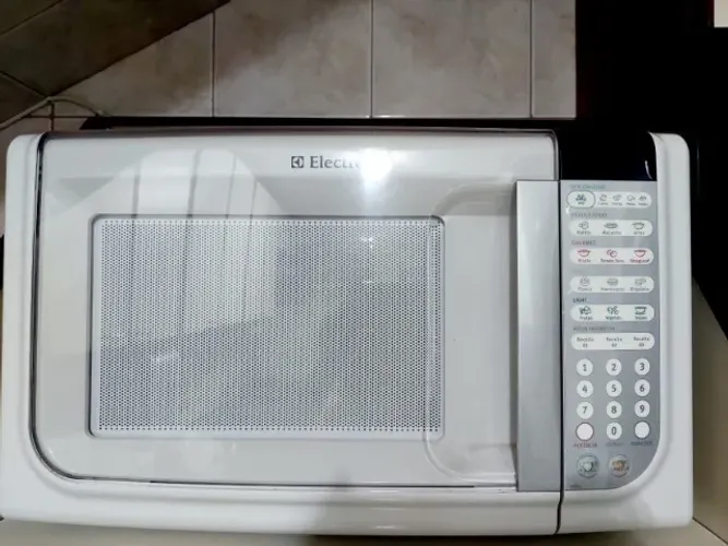 Micro-ondas Electrolux 31 Litros
