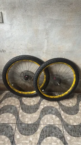 Par de aros Mavic Deemax completos
