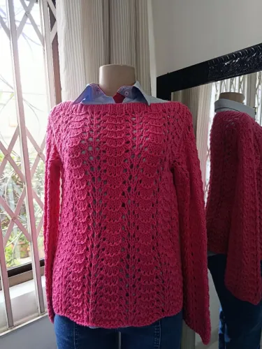 Blusa em crochê fio grosso (não acompanha camisa de baixo)