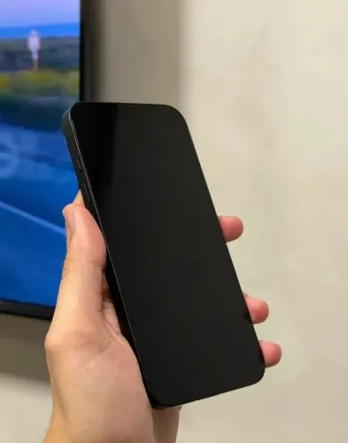 iPhone 16e