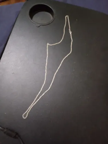 Cordão de prata 925 bate no meio do peito