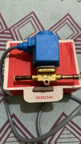 uma válvula solenoide Danfoss modelo EVR 3 (código 032F1206)