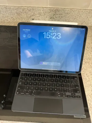 iPad Pro M1 11 Polegadas c/ Magic Keyboard e Apple Pencil