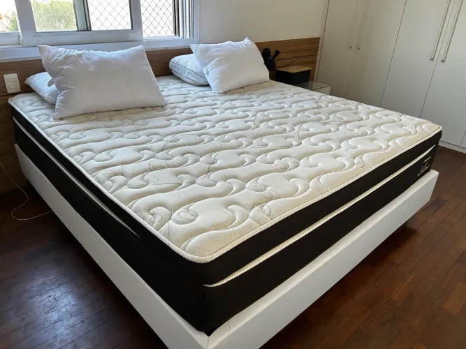Colchão King Size Praticamente Novo