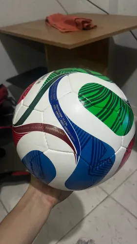 Bola oficial da copa de futsal adidas