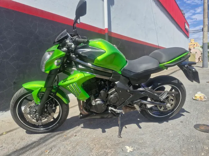 VENDO LINDA KAWASAKI ER6N ANO 2013 MOTO NOVA COM 41 MIL KM TODA REVISADA