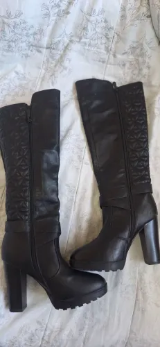 Bota numero 34